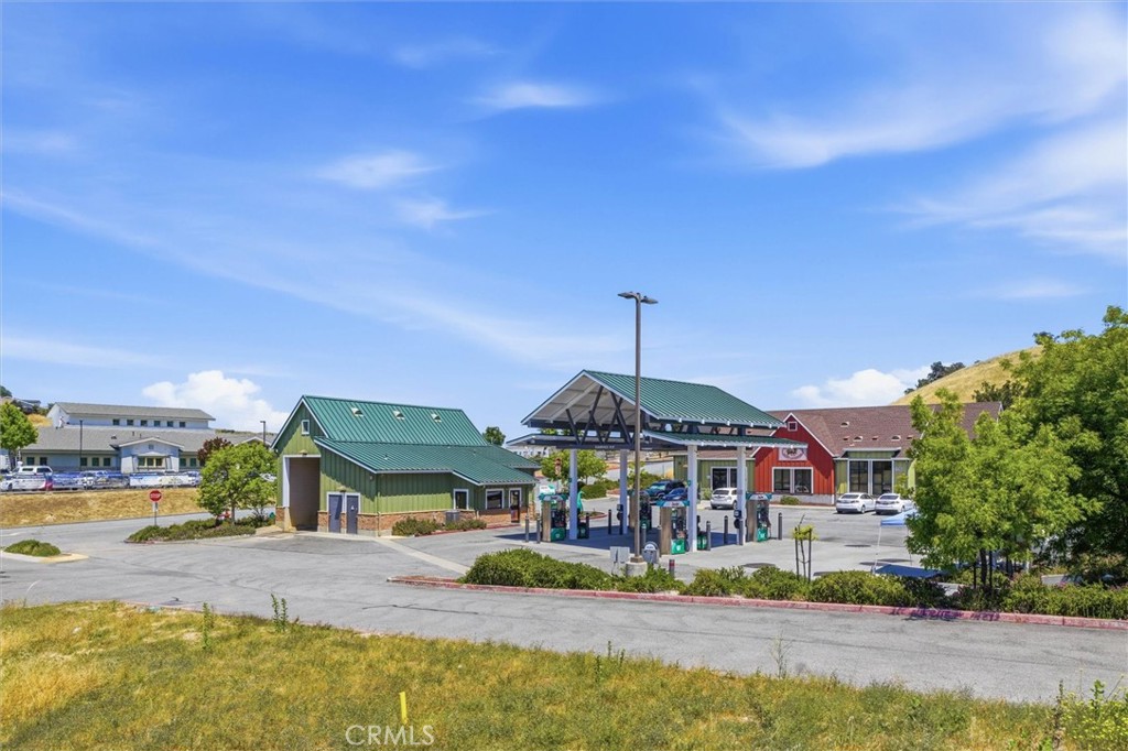 3180 Lakeside Village, Paso Robles, CA 93446