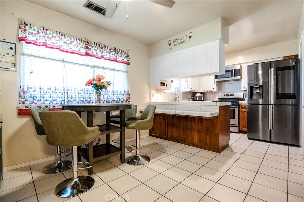 916 E Royal Ann, Tulare, CA 93274