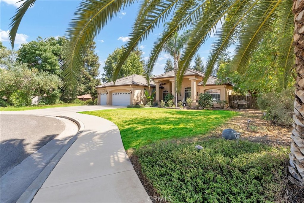 1189 E Fairhaven Ct, Porterville, CA 93257
