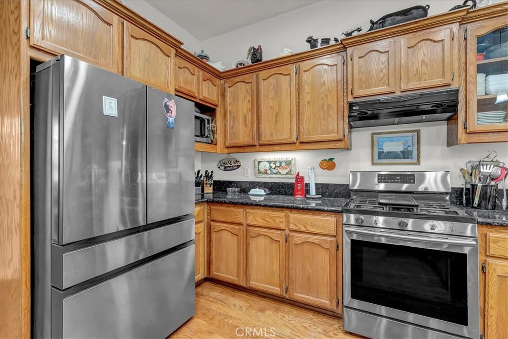 1189 E Fairhaven Ct, Porterville, CA 93257