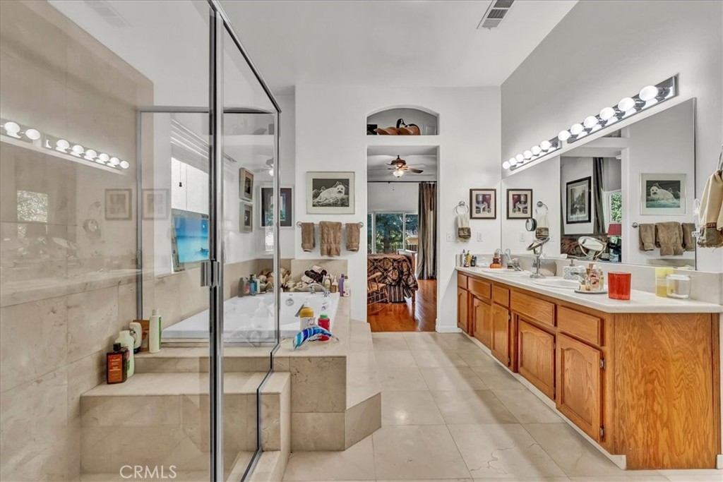 1189 E Fairhaven Ct, Porterville, CA 93257