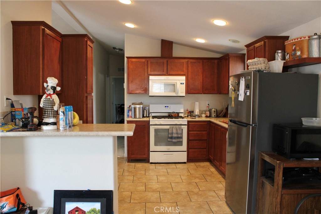 100 S Westwood St #20, Porterville, CA 93257