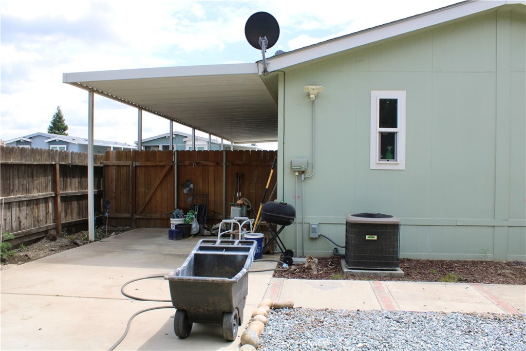 100 S Westwood St #20, Porterville, CA 93257