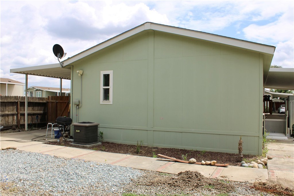 100 S Westwood St #20, Porterville, CA 93257