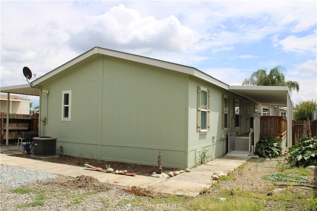100 S Westwood St #20, Porterville, CA 93257