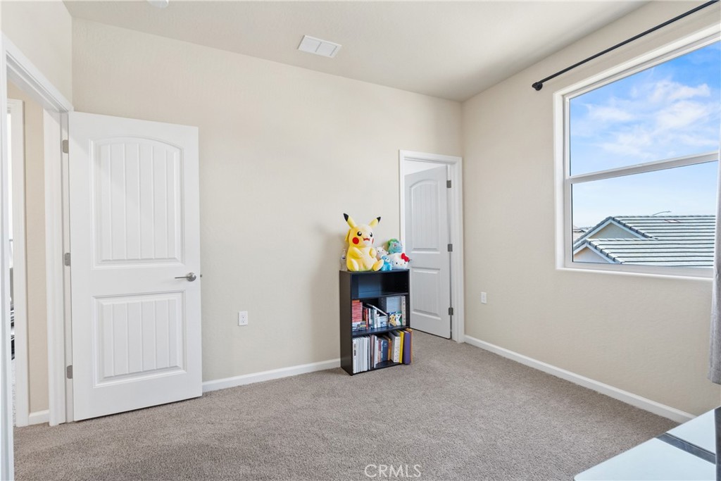 2203 N Laverne, Fresno, CA 93727