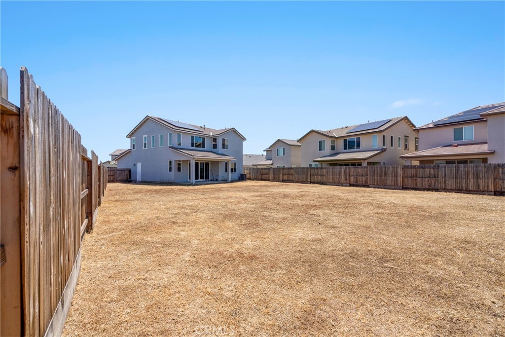 2203 N Laverne, Fresno, CA 93727