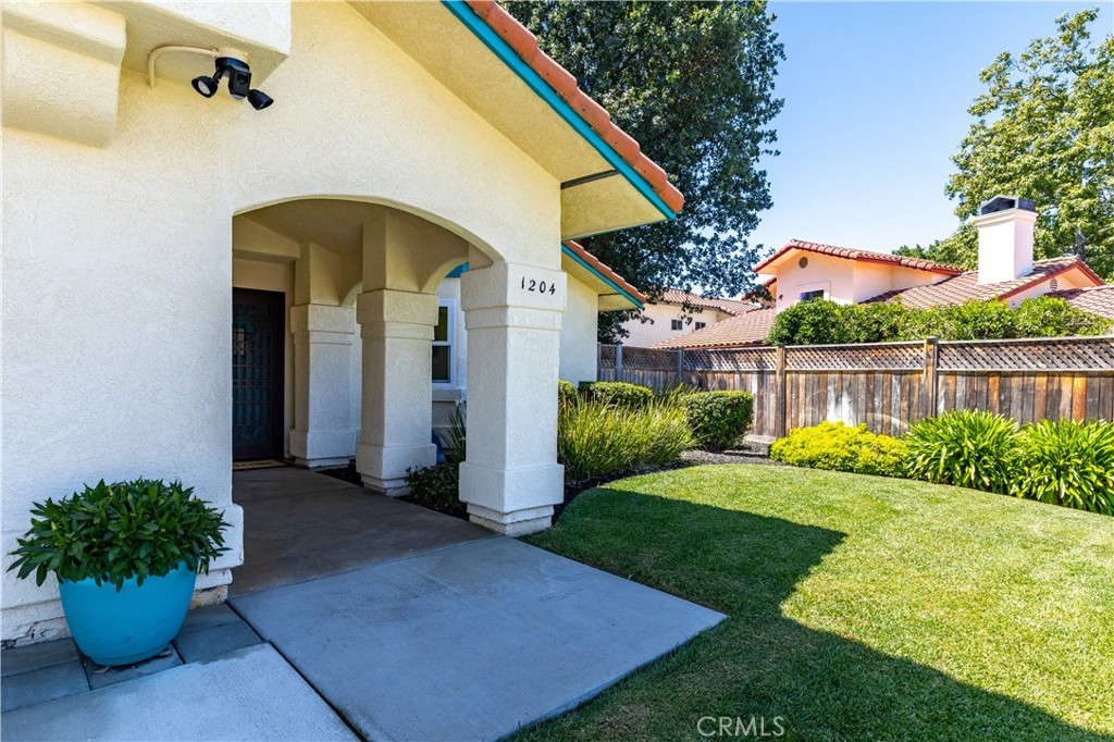1204 Sunrise Ct, Paso Robles, CA 93446