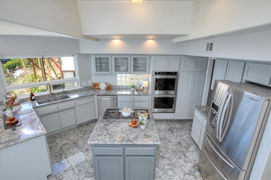 961 Shafer Ln, Pismo Beach, CA 93449