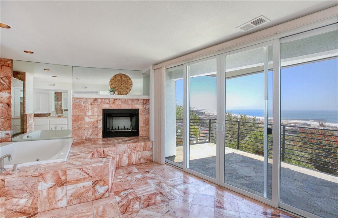 961 Shafer Ln, Pismo Beach, CA 93449
