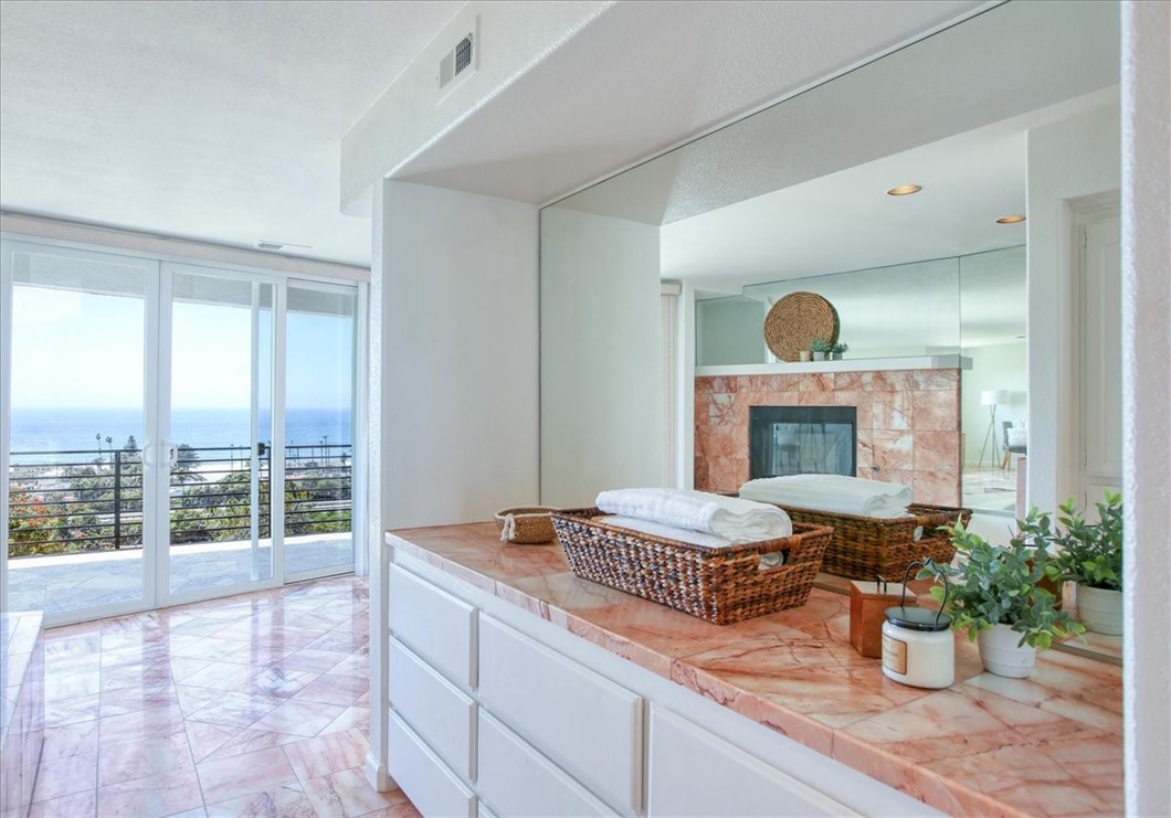 961 Shafer Ln, Pismo Beach, CA 93449