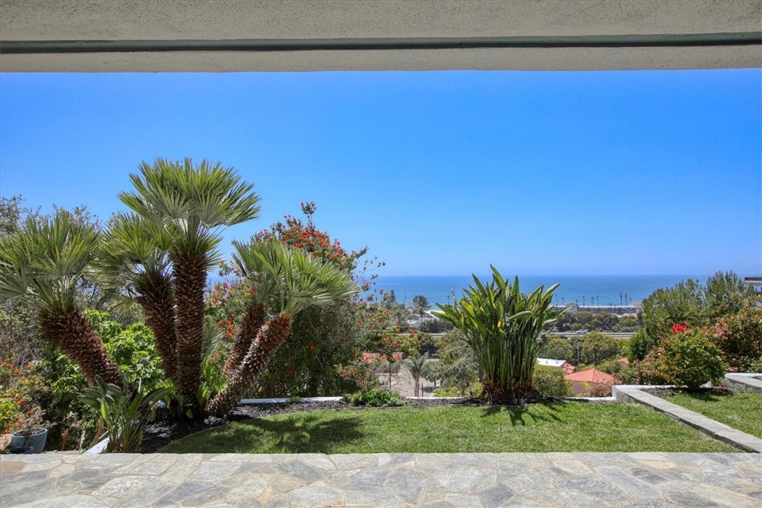 961 Shafer Ln, Pismo Beach, CA 93449