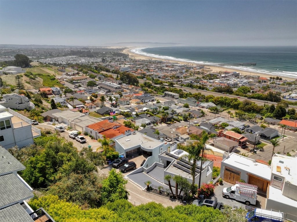 961 Shafer Ln, Pismo Beach, CA 93449