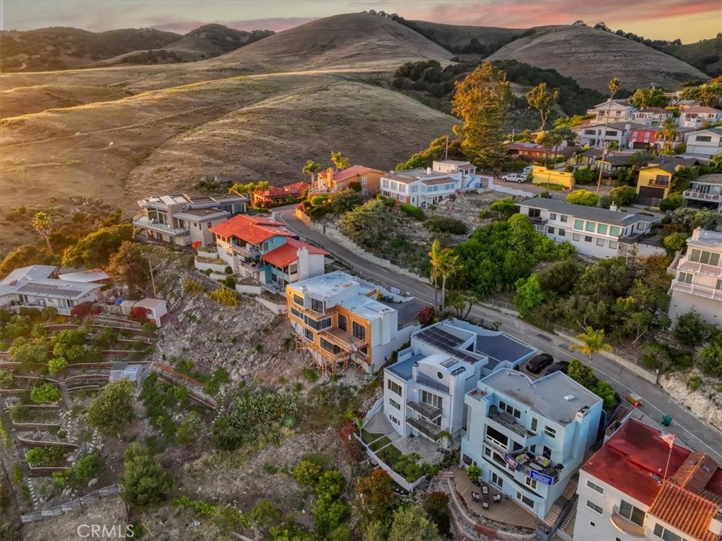 961 Shafer Ln, Pismo Beach, CA 93449