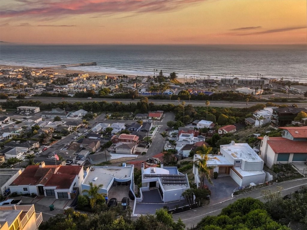 961 Shafer Ln, Pismo Beach, CA 93449