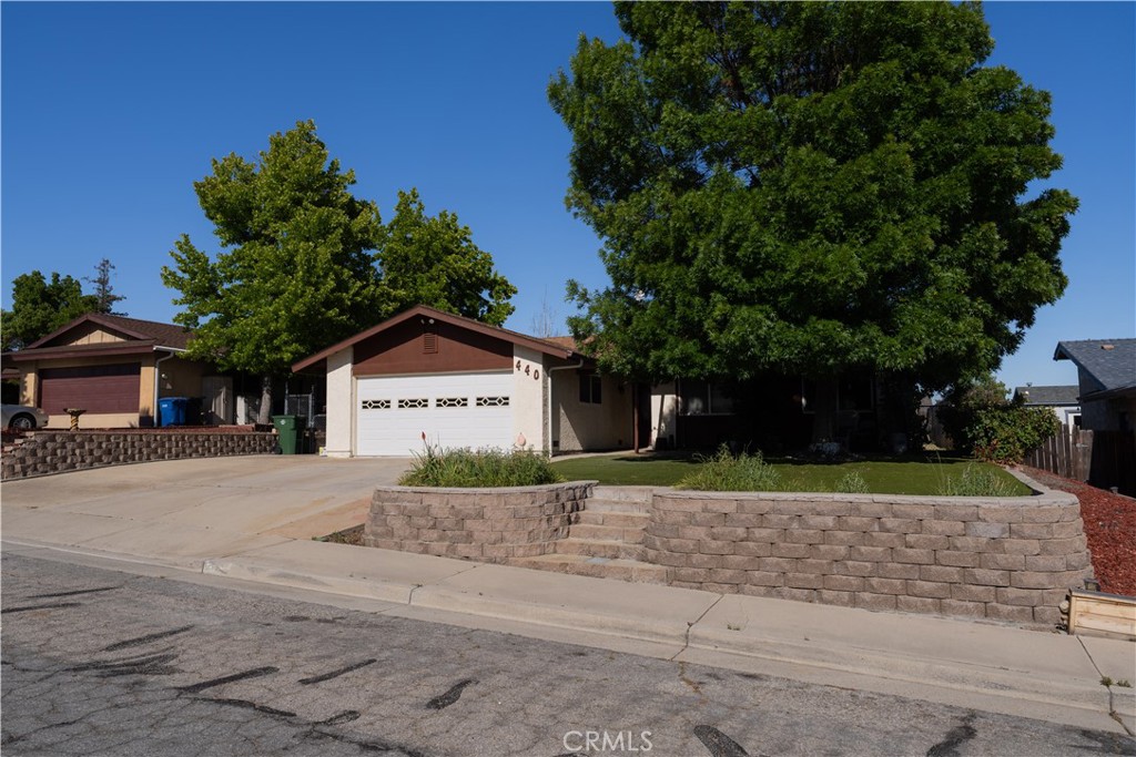 440 Helen St, Paso Robles, CA 93446
