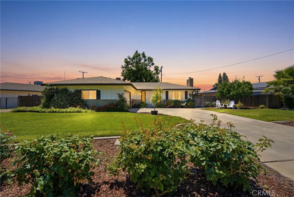 2709 W Royal Oaks, Visalia, CA 93277