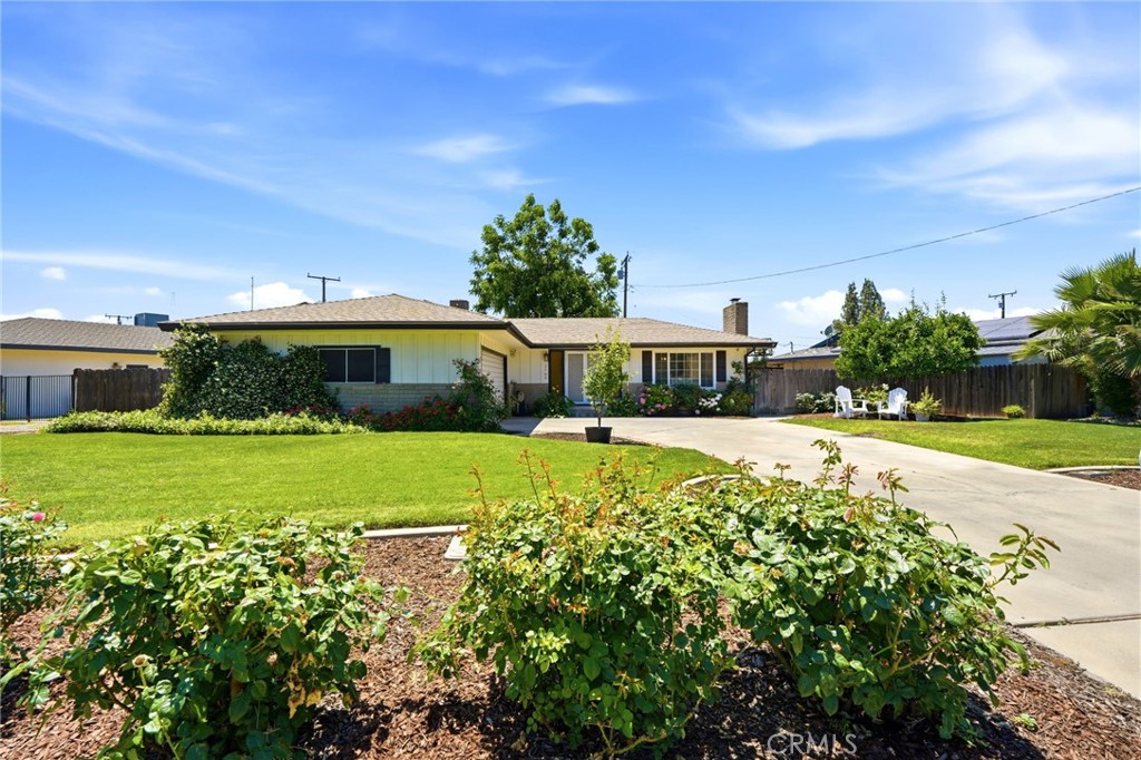 2709 W Royal Oaks, Visalia, CA 93277