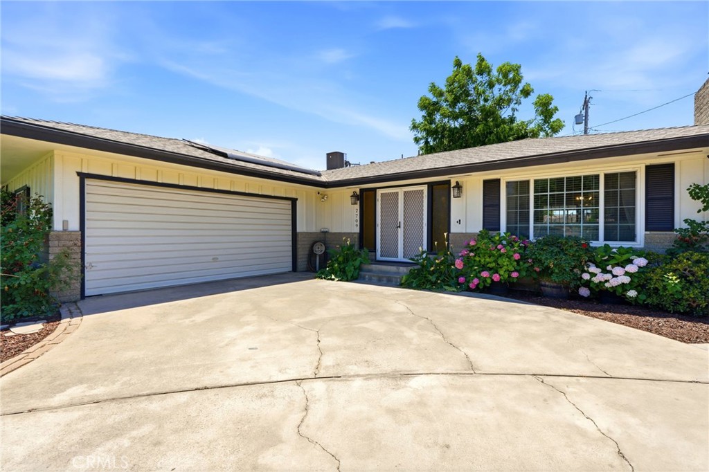 2709 W Royal Oaks, Visalia, CA 93277