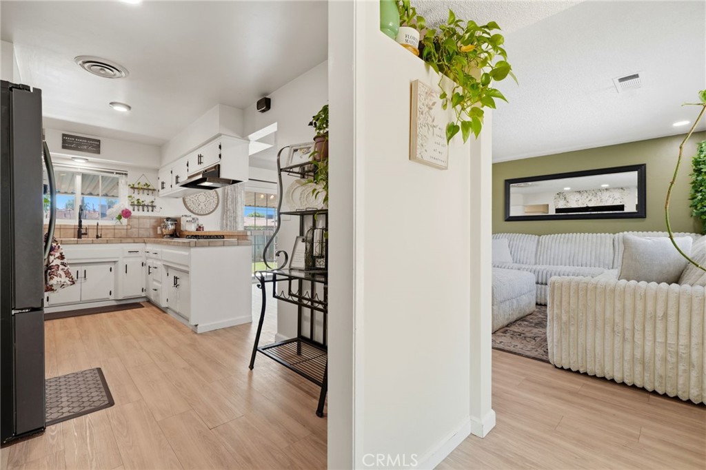 2709 W Royal Oaks, Visalia, CA 93277