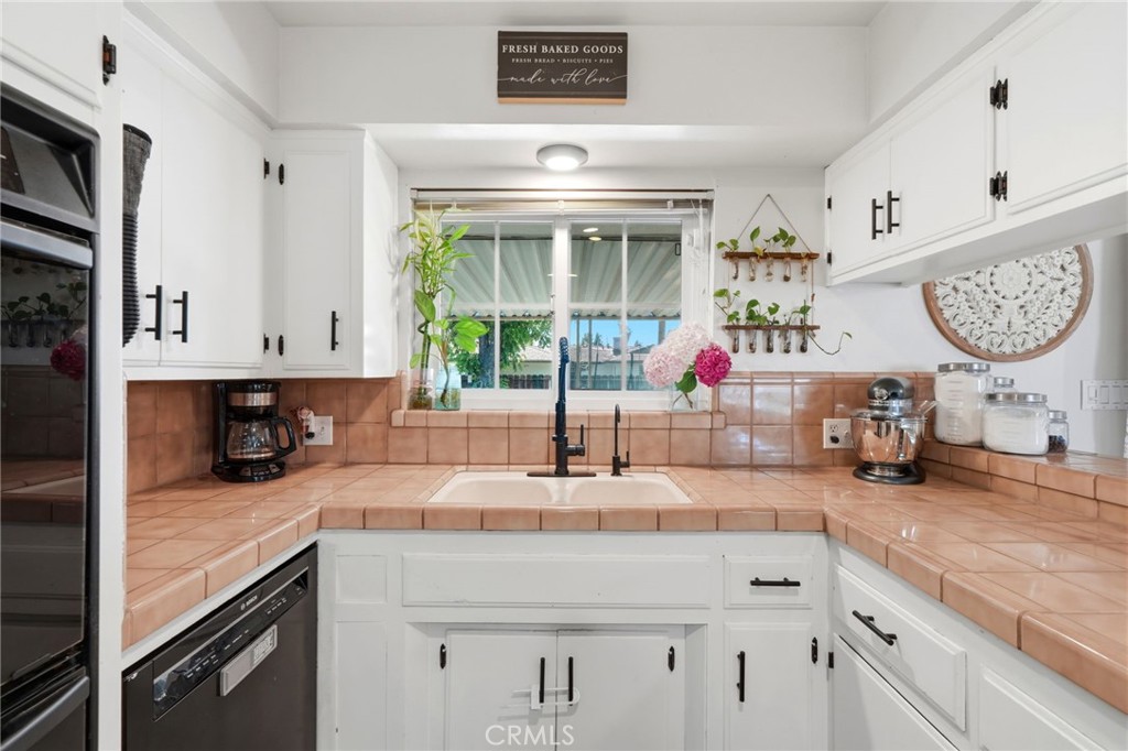 2709 W Royal Oaks, Visalia, CA 93277