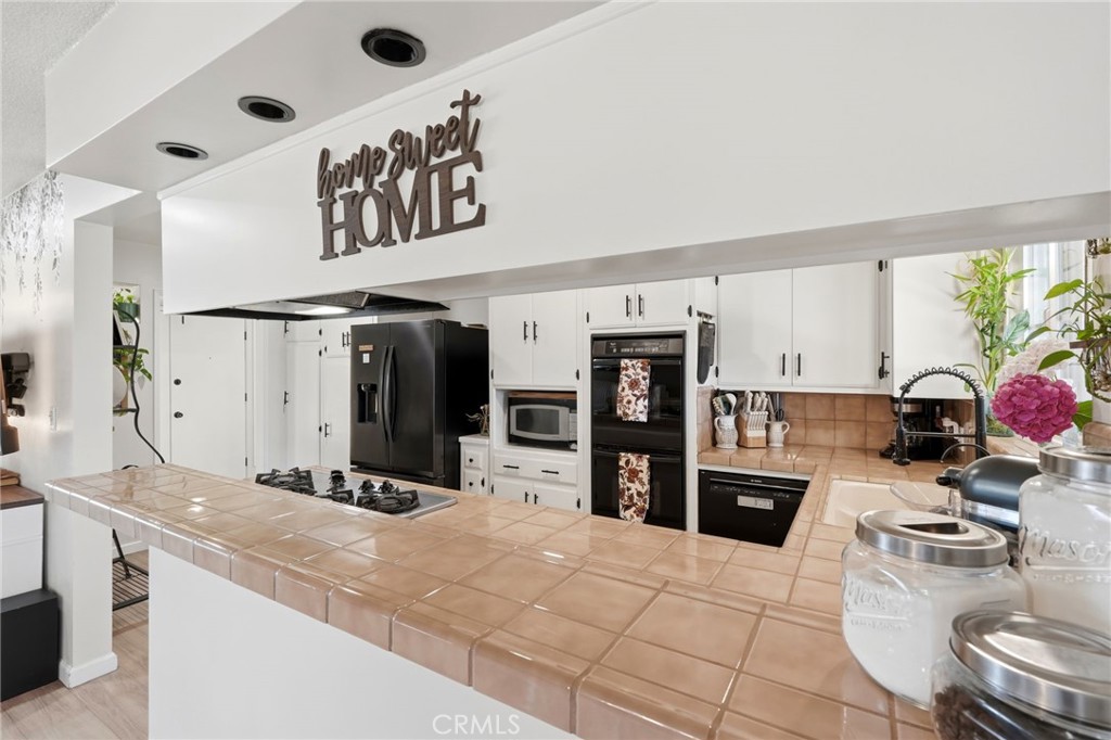 2709 W Royal Oaks, Visalia, CA 93277