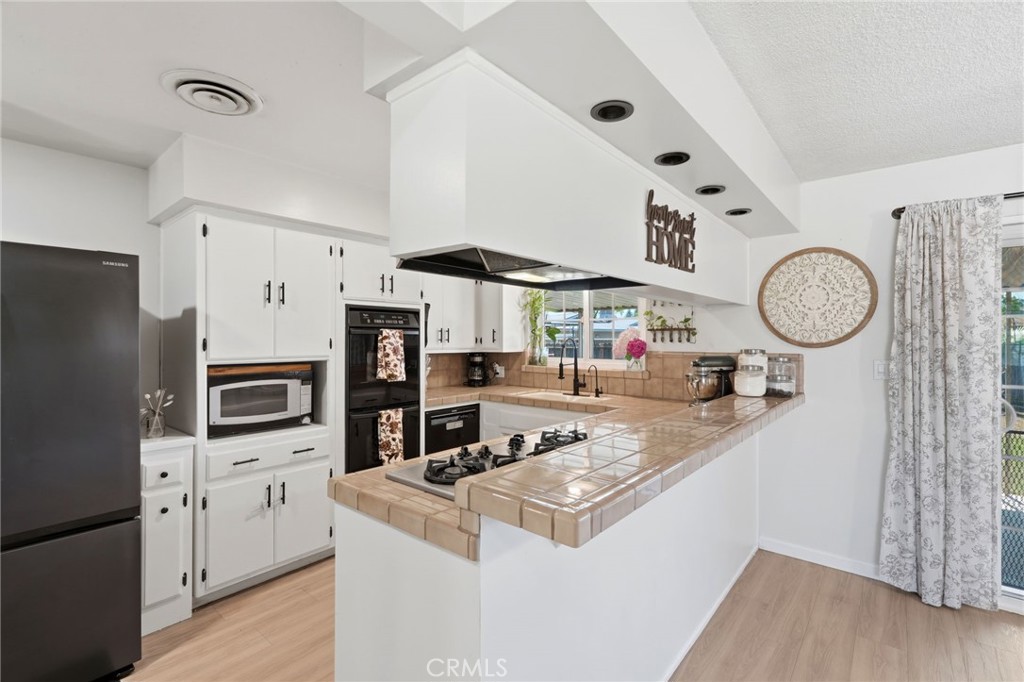 2709 W Royal Oaks, Visalia, CA 93277