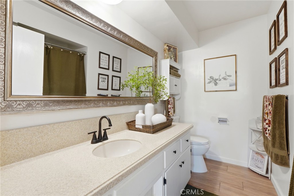 2709 W Royal Oaks, Visalia, CA 93277