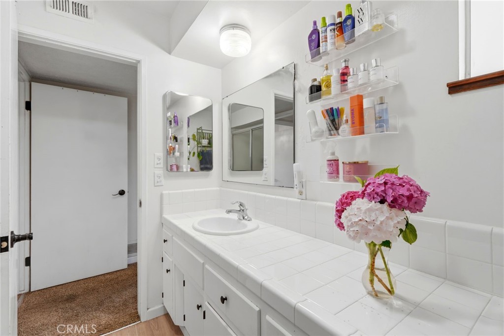 2709 W Royal Oaks, Visalia, CA 93277
