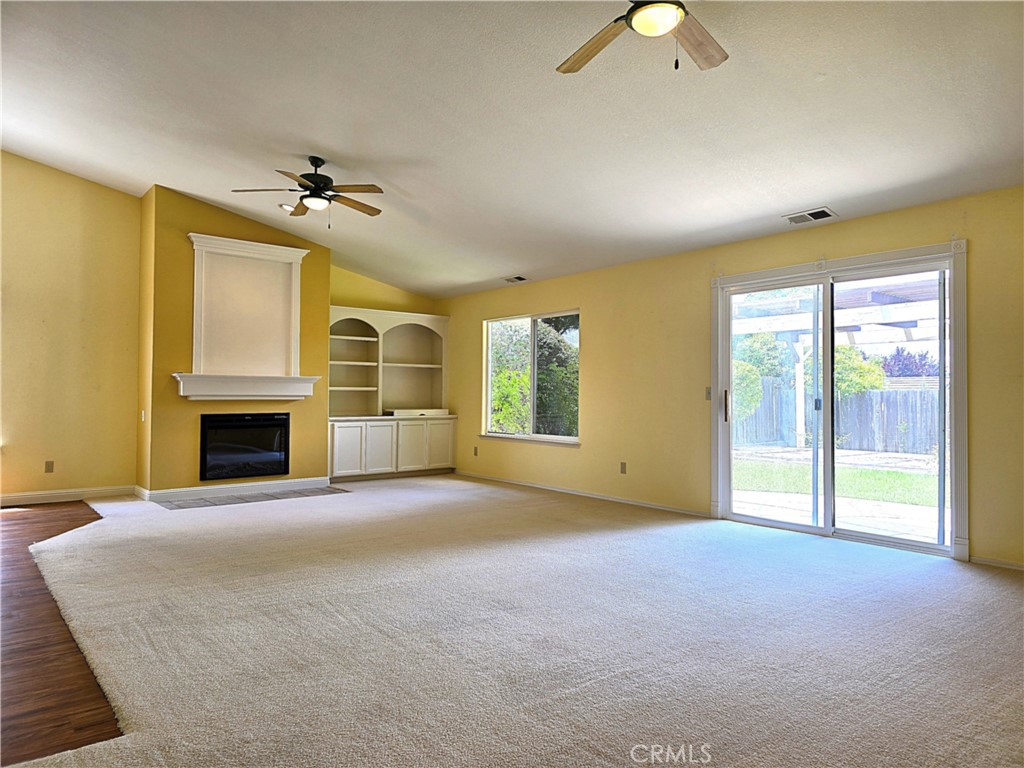 10 Rainbow Ct, Templeton, CA 93465
