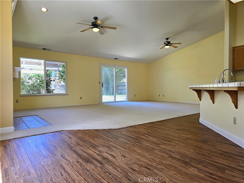 10 Rainbow Ct, Templeton, CA 93465