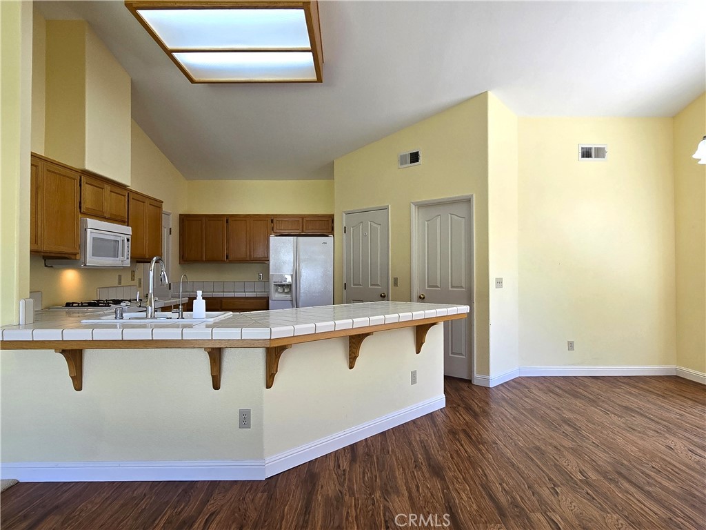 10 Rainbow Ct, Templeton, CA 93465