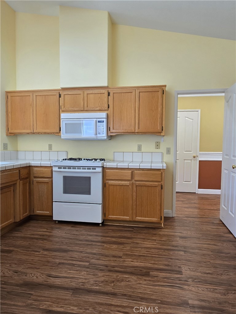 10 Rainbow Ct, Templeton, CA 93465