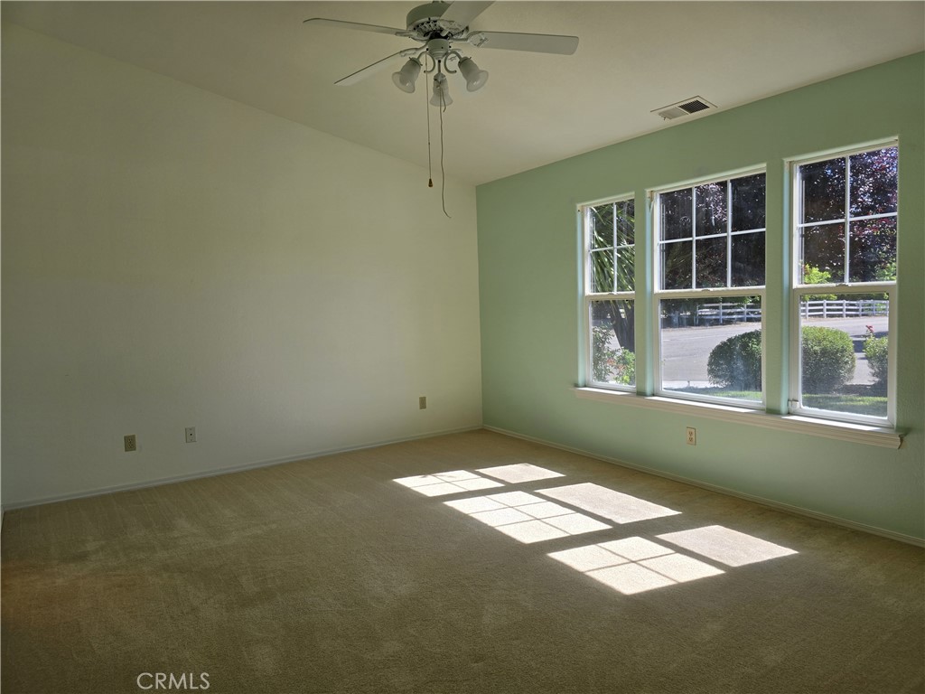 10 Rainbow Ct, Templeton, CA 93465