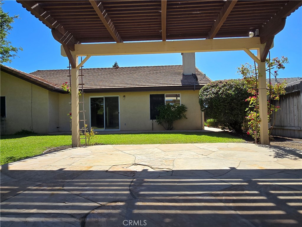 10 Rainbow Ct, Templeton, CA 93465