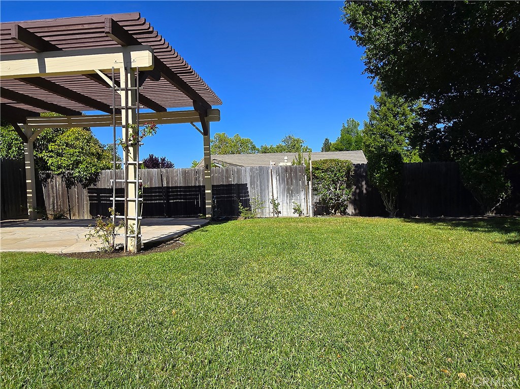 10 Rainbow Ct, Templeton, CA 93465