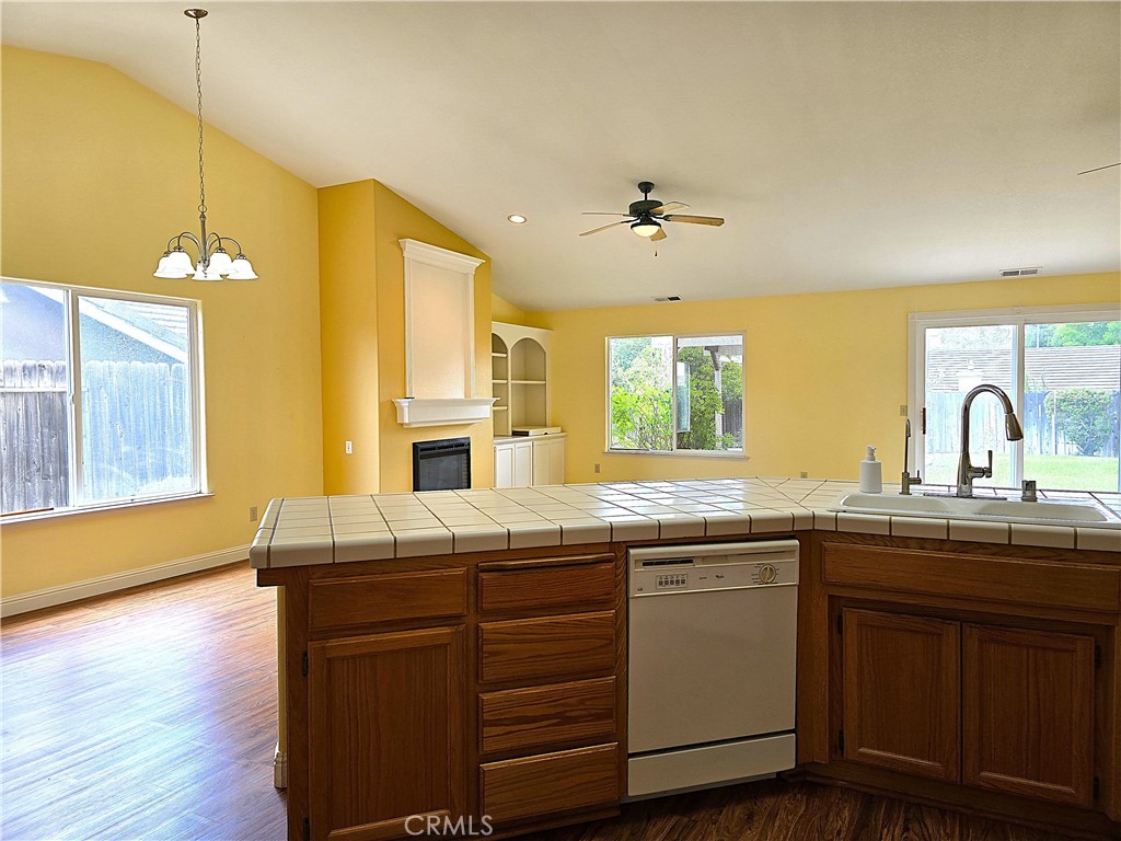 10 Rainbow Ct, Templeton, CA 93465