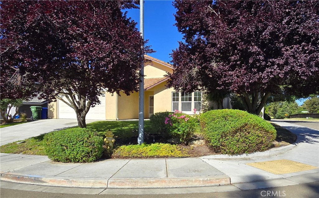 10 Rainbow Ct, Templeton, CA 93465