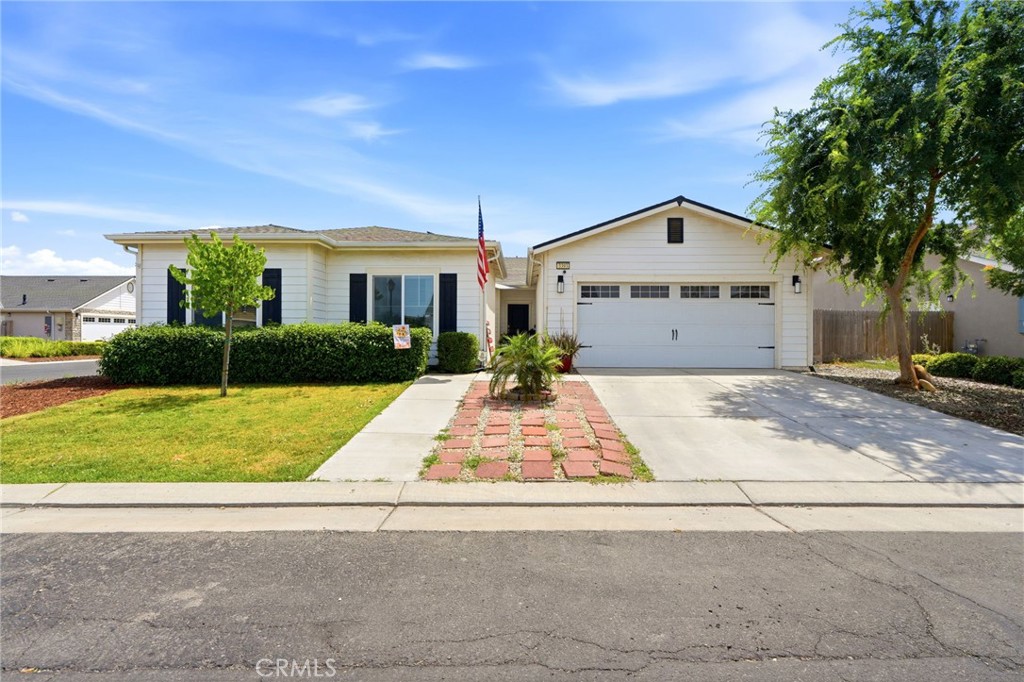 3393 Parks Ave, Tulare, CA 93274