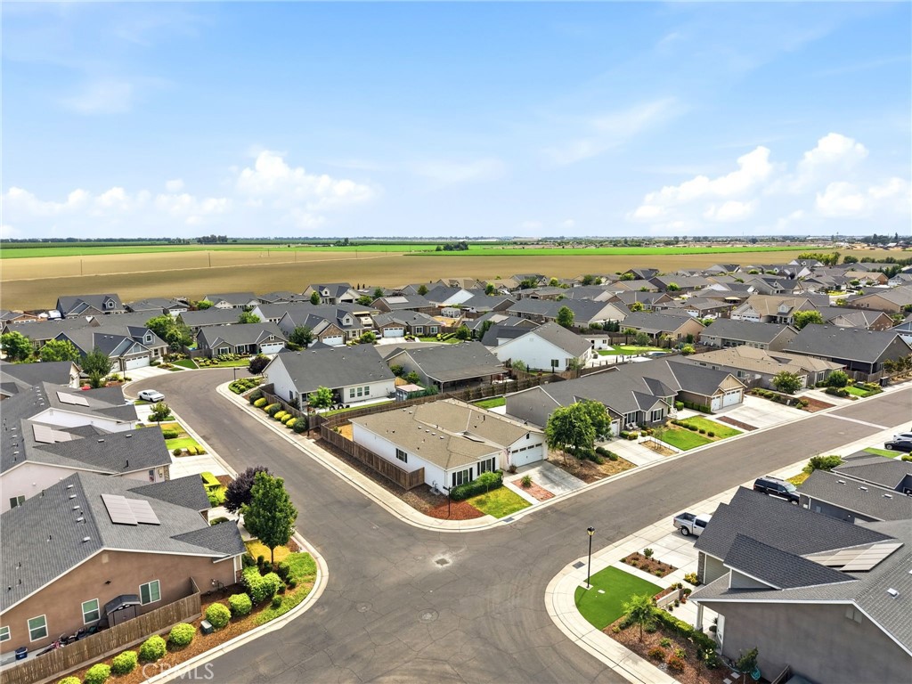 3393 Parks Ave, Tulare, CA 93274
