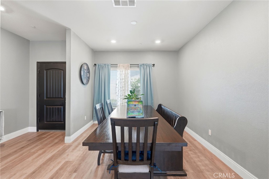 3393 Parks Ave, Tulare, CA 93274