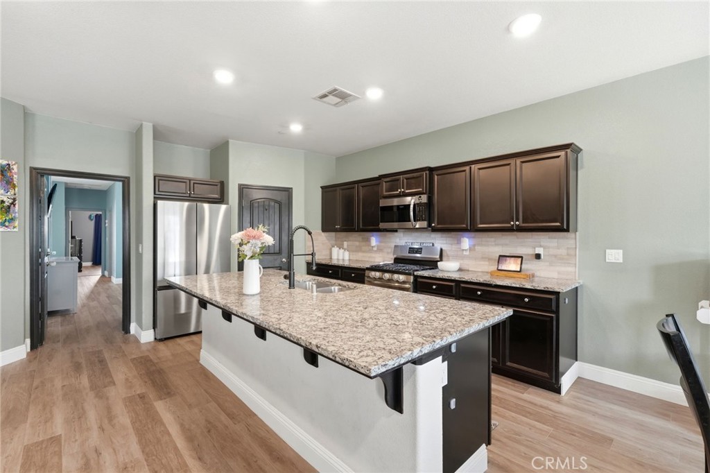 3393 Parks Ave, Tulare, CA 93274
