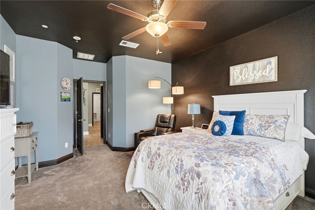 3393 Parks Ave, Tulare, CA 93274