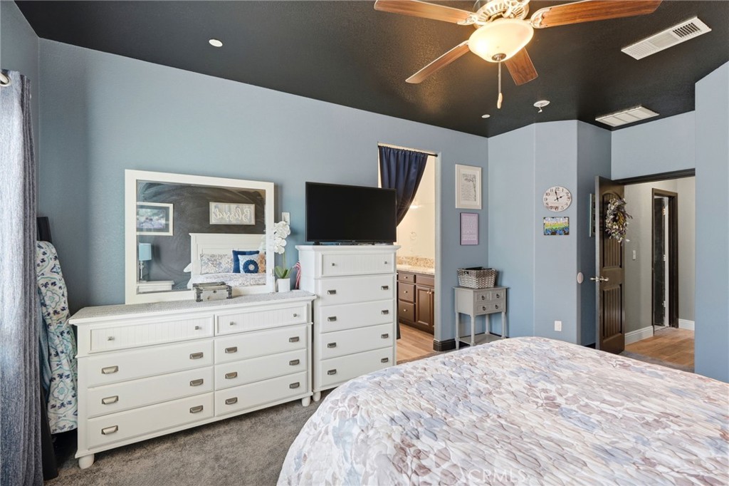 3393 Parks Ave, Tulare, CA 93274