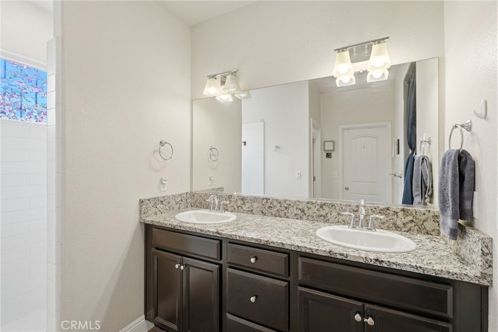 3393 Parks Ave, Tulare, CA 93274