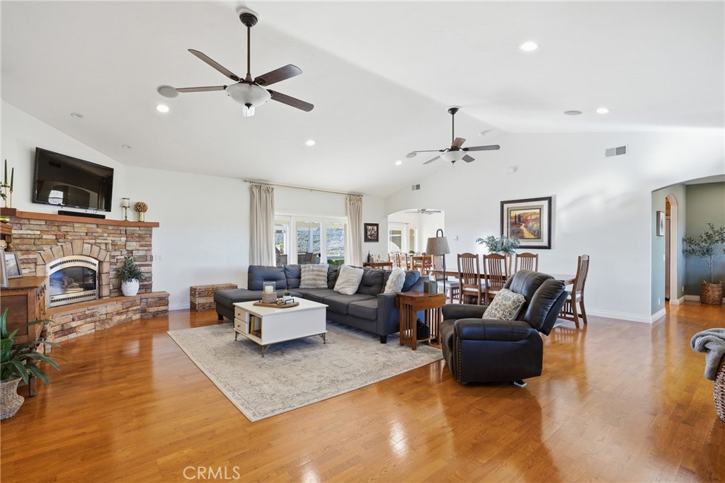 220 Cook Ct, Templeton, CA 93465
