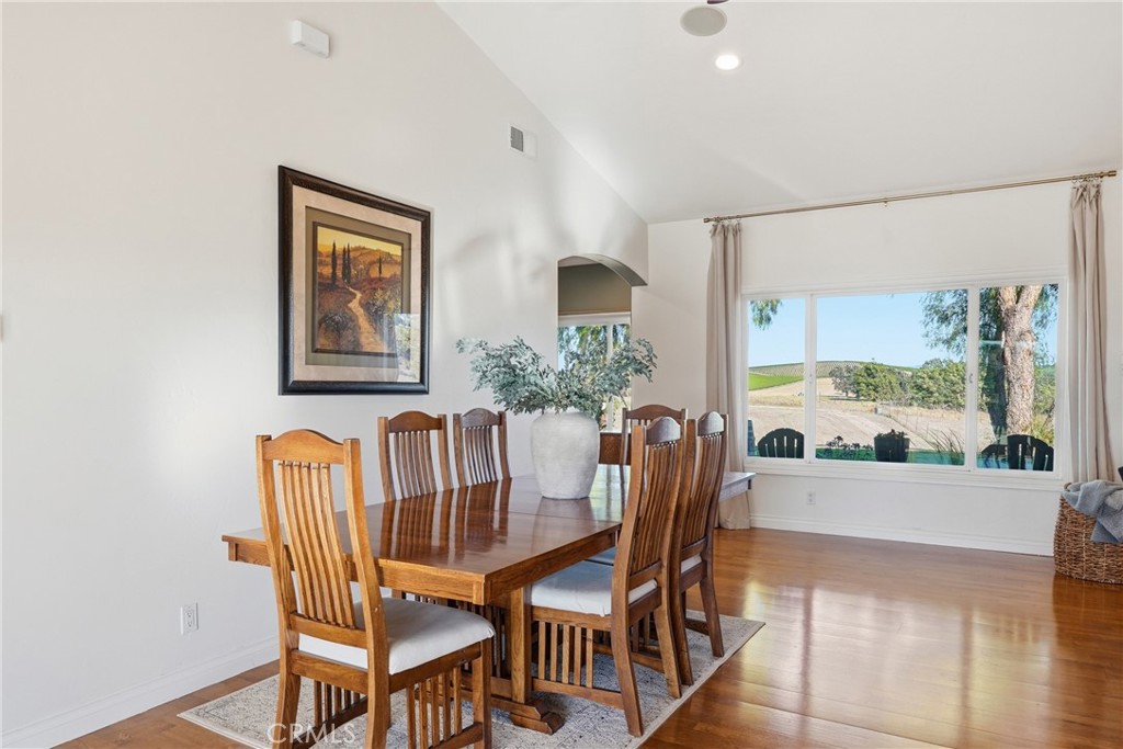220 Cook Ct, Templeton, CA 93465