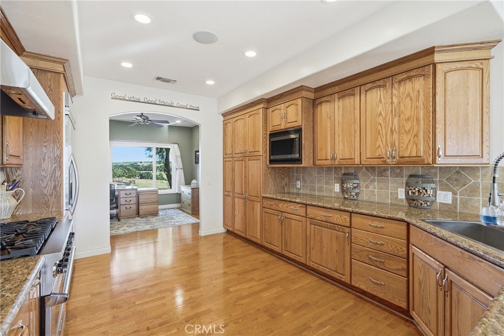 220 Cook Ct, Templeton, CA 93465