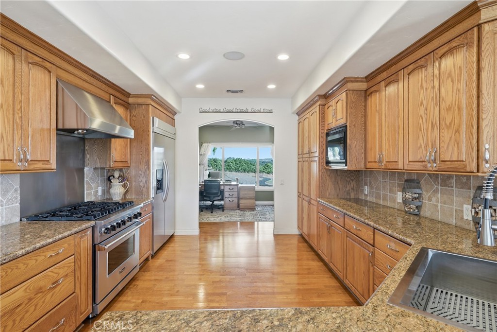 220 Cook Ct, Templeton, CA 93465