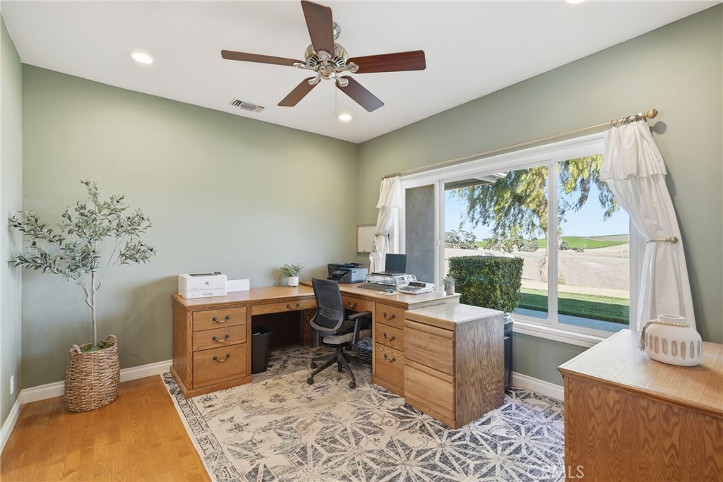 220 Cook Ct, Templeton, CA 93465